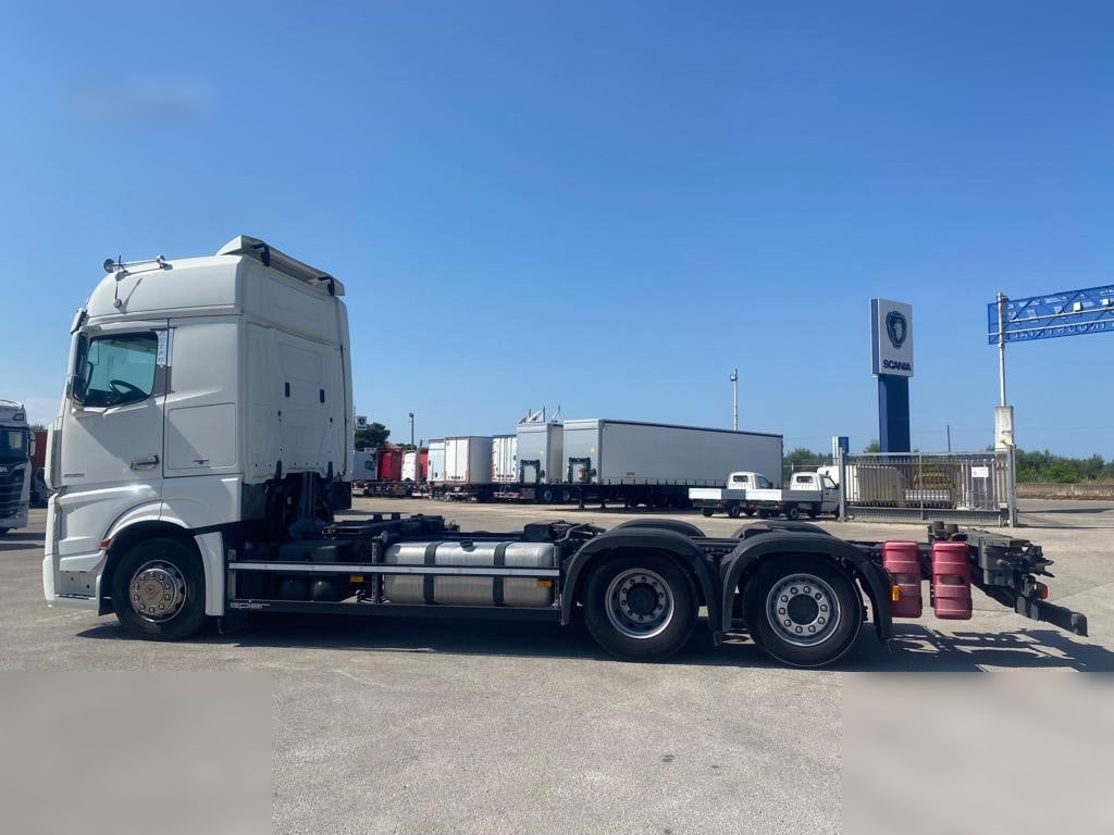 MERCEDES-BENZ ACTROS 2545 - Camión chasis: foto 4 MERCEDES-BENZ ACTROS 2545 - Camión chasis: foto 4