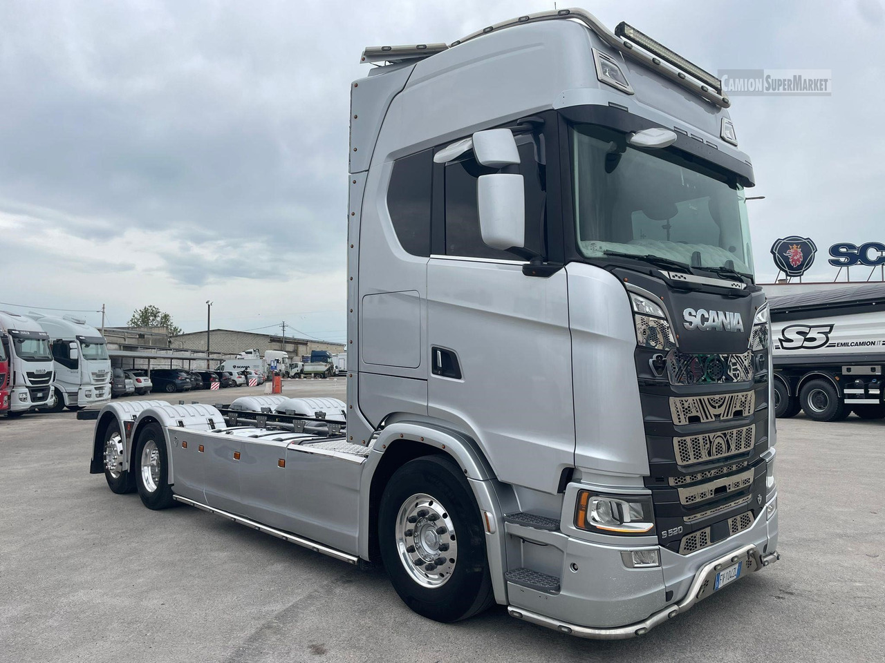 SCANIA S520 - Camión chasis: foto 1 SCANIA S520 - Camión chasis: foto 1