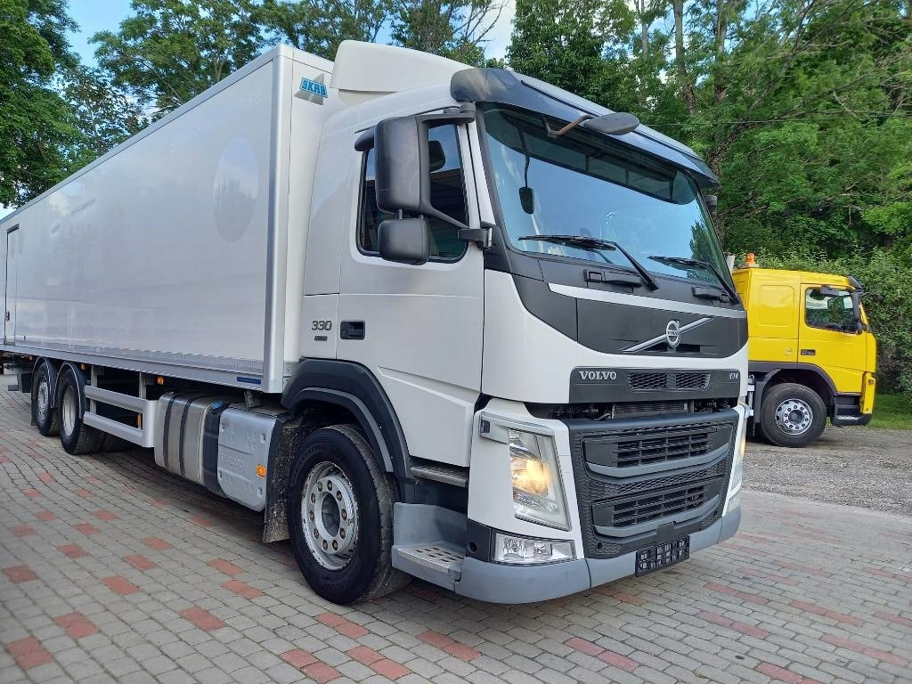 Volvo FM 330, 6x2, CARRIER SUPRA 950 U  - Camión frigorífico: foto 5 Volvo FM 330, 6x2, CARRIER SUPRA 950 U  - Camión frigorífico: foto 5