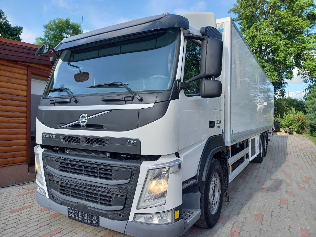 Volvo FM 330, 6x2, CARRIER SUPRA 950 U  - Camión frigorífico: foto 2 Volvo FM 330, 6x2, CARRIER SUPRA 950 U  - Camión frigorífico: foto 2