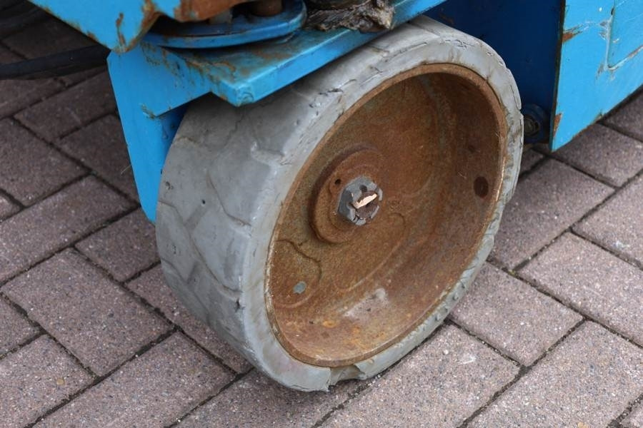 Plataforma de tijeras Genie GS2646 Electric, Working Height 9.80m, Capacity 45: foto 12