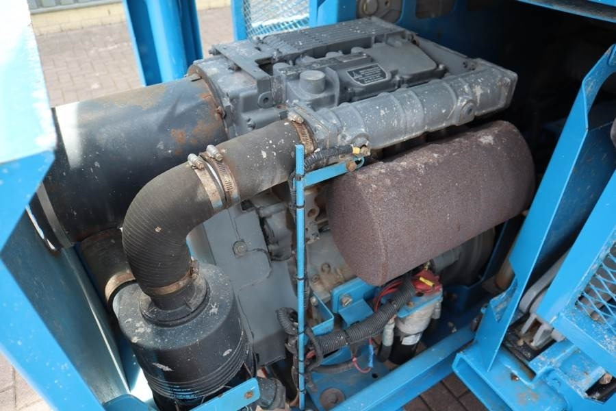 Genie GS4390 Diesel, 4x4 Drive, 15.11m Working Height 68 - Plataforma de tijeras: foto 2 Genie GS4390 Diesel, 4x4 Drive, 15.11m Working Height 68 - Plataforma de tijeras: foto 2