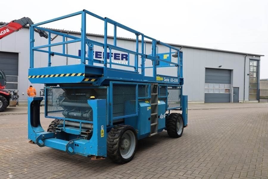 Genie GS4390 Diesel, 4x4 Drive, 15m Working Height, 680k - Plataforma de tijeras: foto 2 Genie GS4390 Diesel, 4x4 Drive, 15m Working Height, 680k - Plataforma de tijeras: foto 2