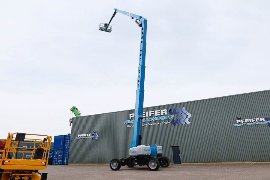 Genie ZX135/70 Diesel, 4x4x4 Drive, 43m Working Height, - Plataforma articulada: foto 3 Genie ZX135/70 Diesel, 4x4x4 Drive, 43m Working Height, - Plataforma articulada: foto 3