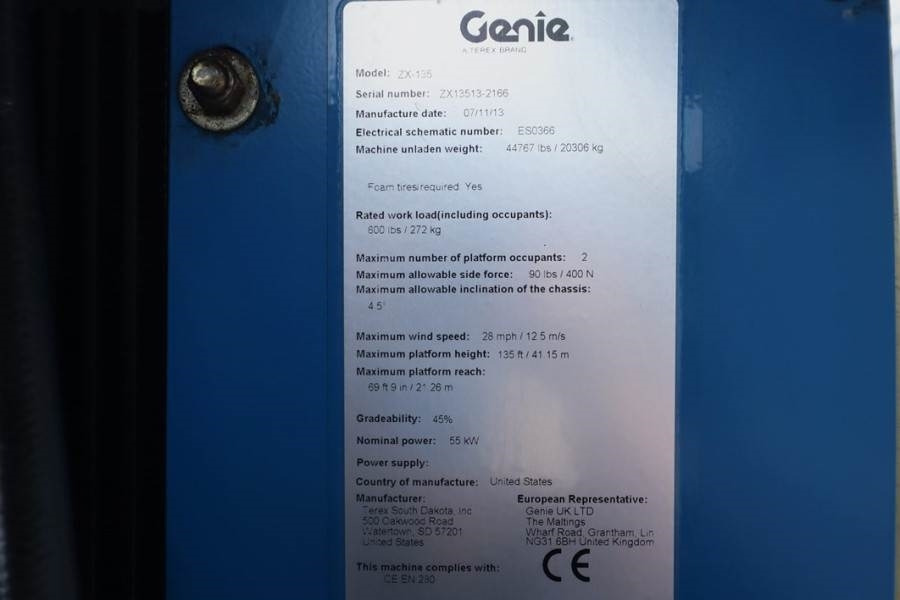 Plataforma articulada Genie ZX135/70 Diesel, 4x4x4 Drive, 43m Working Height,: foto 6