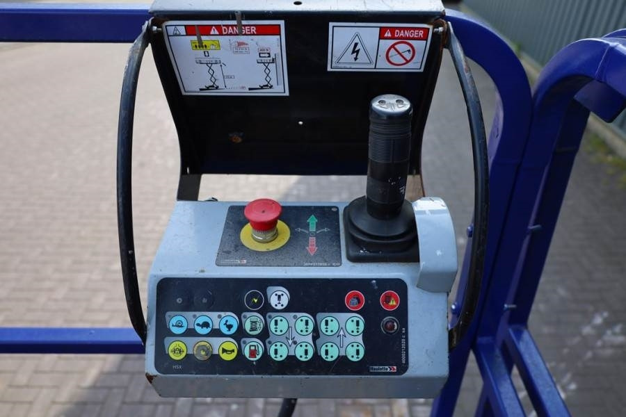 Haulotte COMPACT 10DX Diesel, 4x4 Drive, 10.15m Working Hei - Plataforma de tijeras: foto 4 Haulotte COMPACT 10DX Diesel, 4x4 Drive, 10.15m Working Hei - Plataforma de tijeras: foto 4