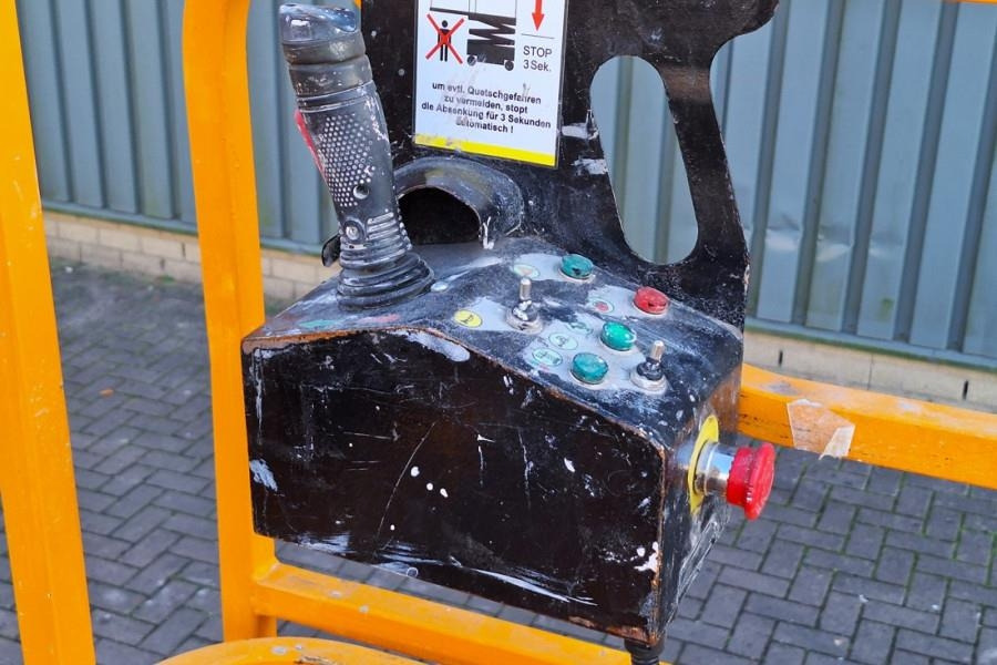 Haulotte Compact 10 Electric, 10m Working Height, 450kg Cap - Plataforma de tijeras: foto 4 Haulotte Compact 10 Electric, 10m Working Height, 450kg Cap - Plataforma de tijeras: foto 4