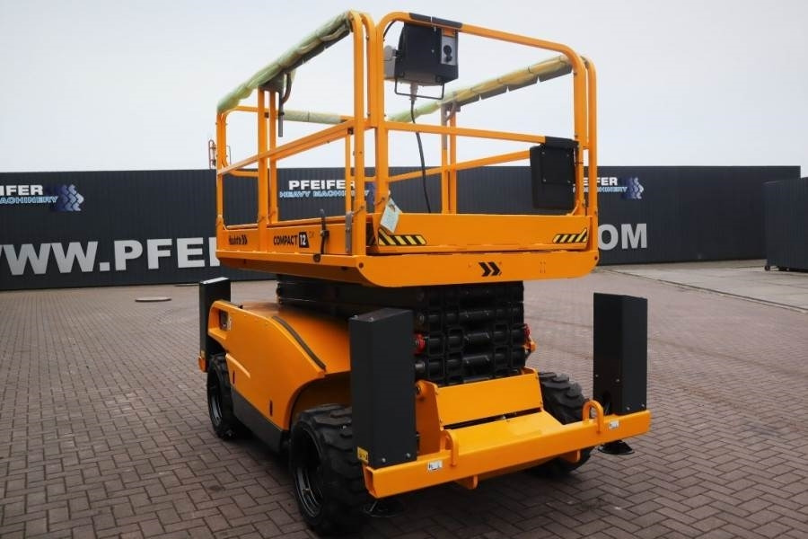Haulotte Compact 12DX Valid Inspection, *Guarantee! Diesel, - Plataforma de tijeras: foto 2 Haulotte Compact 12DX Valid Inspection, *Guarantee! Diesel, - Plataforma de tijeras: foto 2