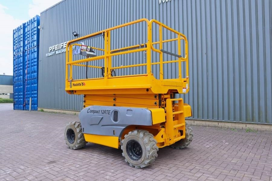 Plataforma de tijeras Haulotte Compact 12RTE Electric, 12m Working Height, 450kg: foto 9