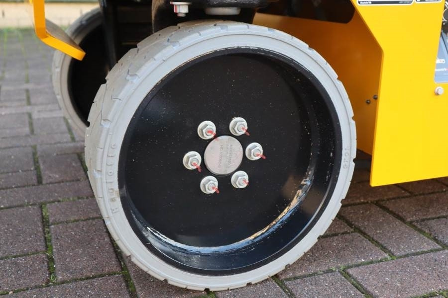 Plataforma de tijeras Haulotte Compact 8N Valid inspection, *Guarantee! 8m Workin: foto 11 Plataforma de tijeras Haulotte Compact 8N Valid inspection, *Guarantee! 8m Workin: foto 11