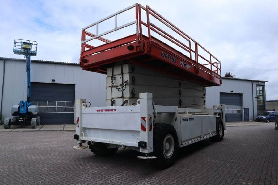 Liftlux SL320-30DS Diesel, 4x4 Drive, 34m Working Height, - Plataforma de tijeras: foto 2 Liftlux SL320-30DS Diesel, 4x4 Drive, 34m Working Height, - Plataforma de tijeras: foto 2