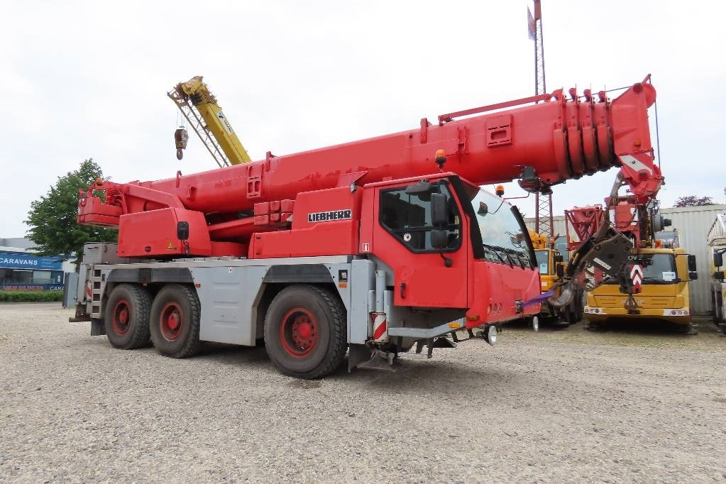 Liebherr LTM 1055-3.2 - Grúa todo terreno: foto 2 Liebherr LTM 1055-3.2 - Grúa todo terreno: foto 2