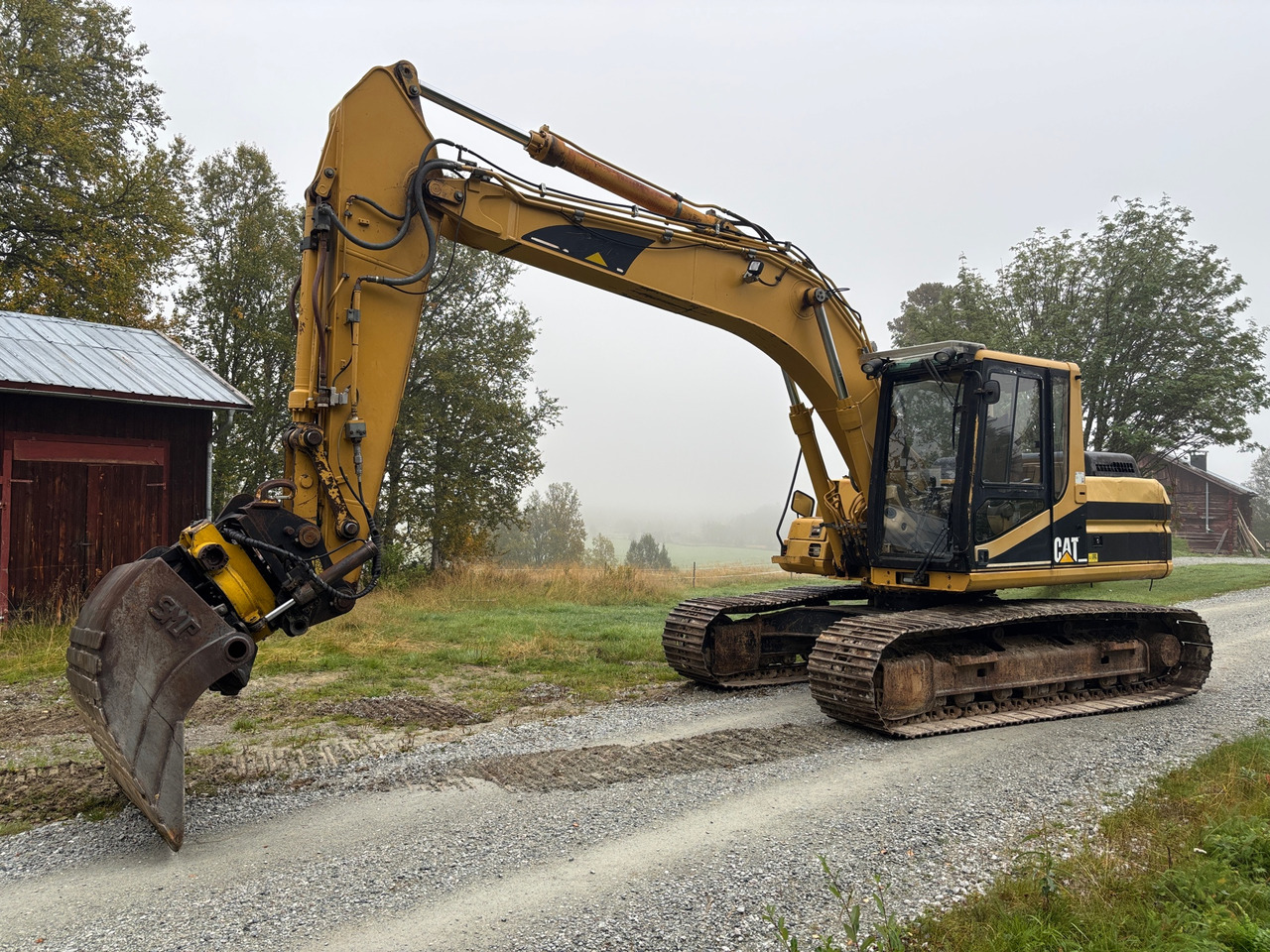 CAT 318BL - Excavadora: foto 1 CAT 318BL - Excavadora: foto 1