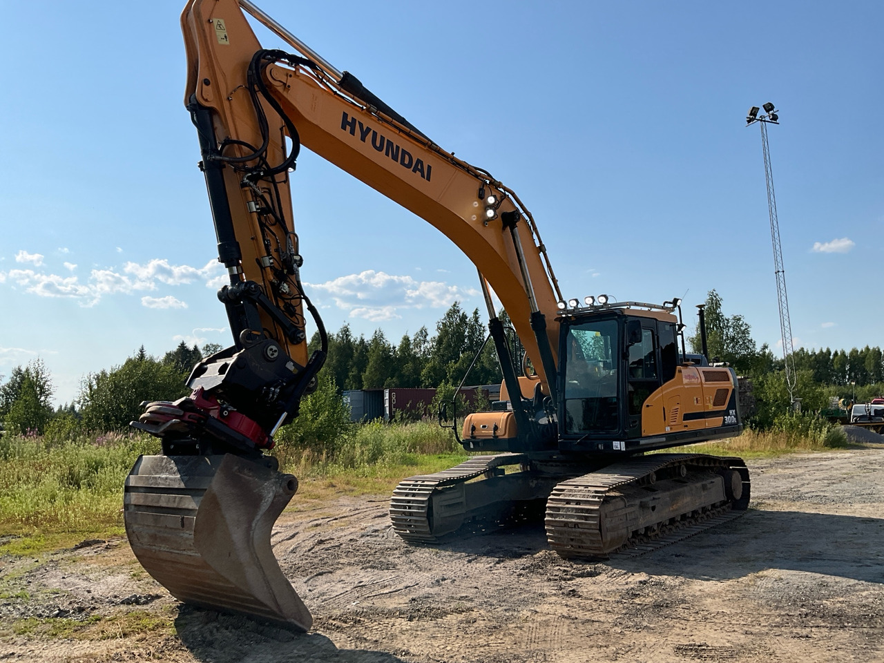 Hyundai HX300 L - Excavadora: foto 1 Hyundai HX300 L - Excavadora: foto 1
