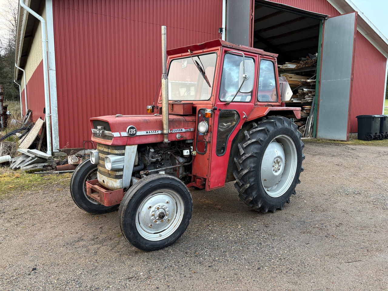 Massey Ferguson 135 Special 8-VX - Tractor: foto 1 Massey Ferguson 135 Special 8-VX - Tractor: foto 1