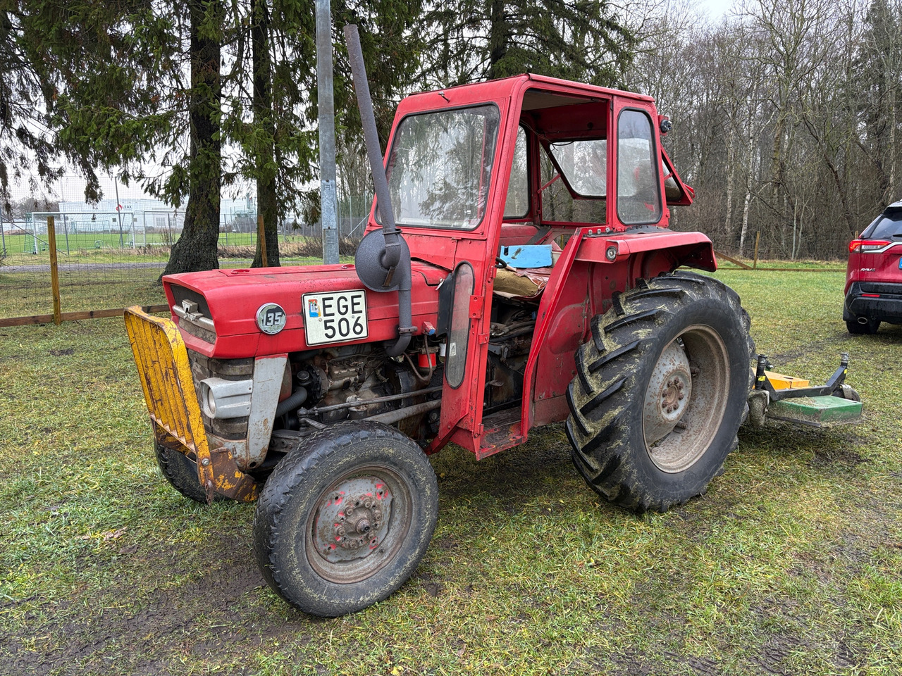 Massey Ferguson 135 - Tractor: foto 1 Massey Ferguson 135 - Tractor: foto 1