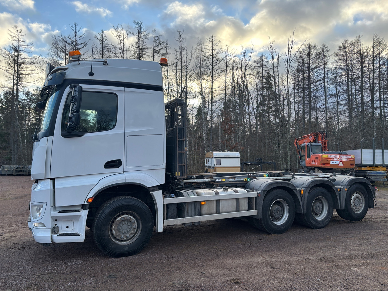 Mercedes-Benz Arocs 12.8 - Camión multibasculante: foto 1 Mercedes-Benz Arocs 12.8 - Camión multibasculante: foto 1