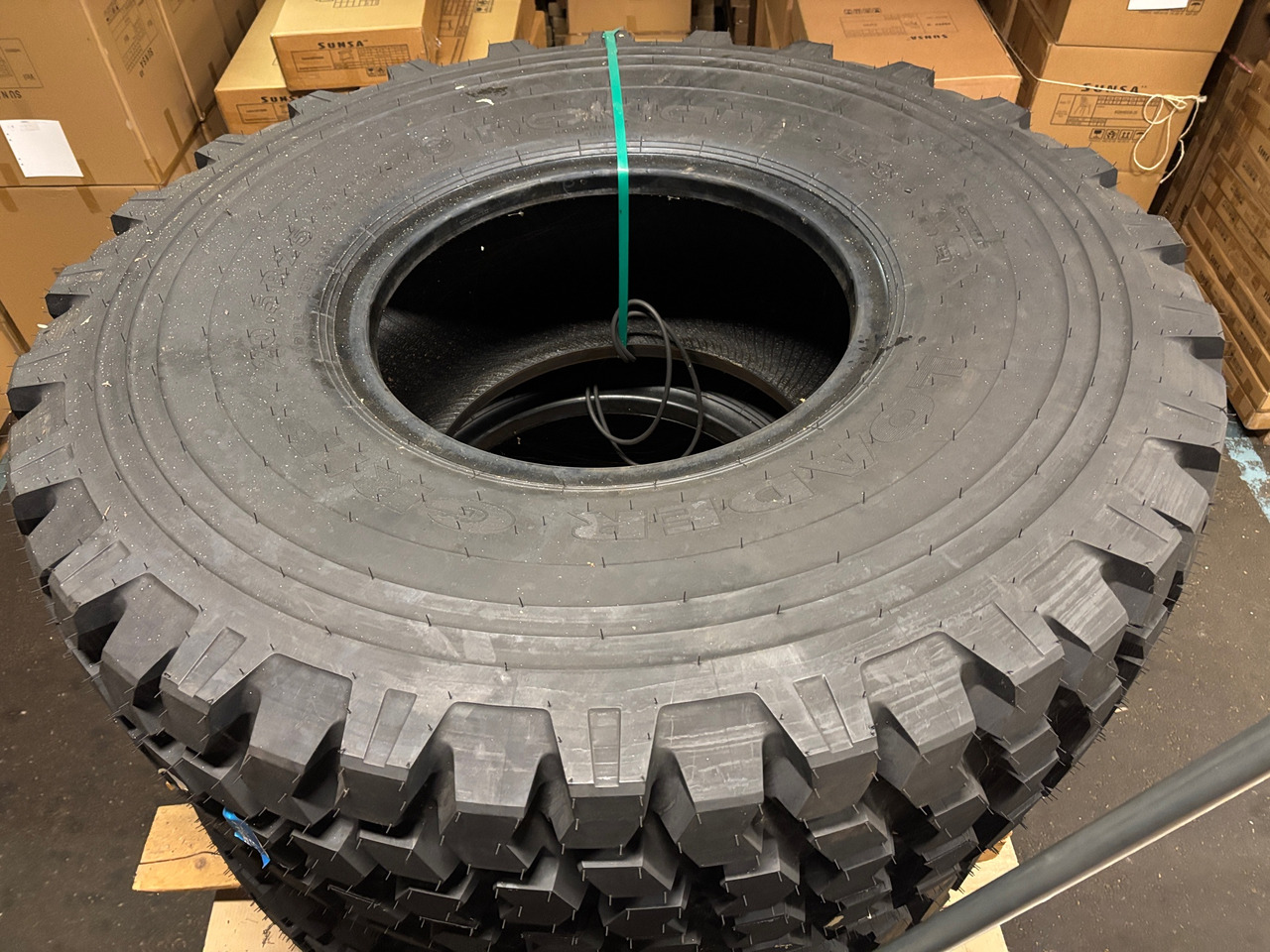 Nokian 20.5R25 - Neumático para Maquinaria de construcción: foto 1 Nokian 20.5R25 - Neumático para Maquinaria de construcción: foto 1