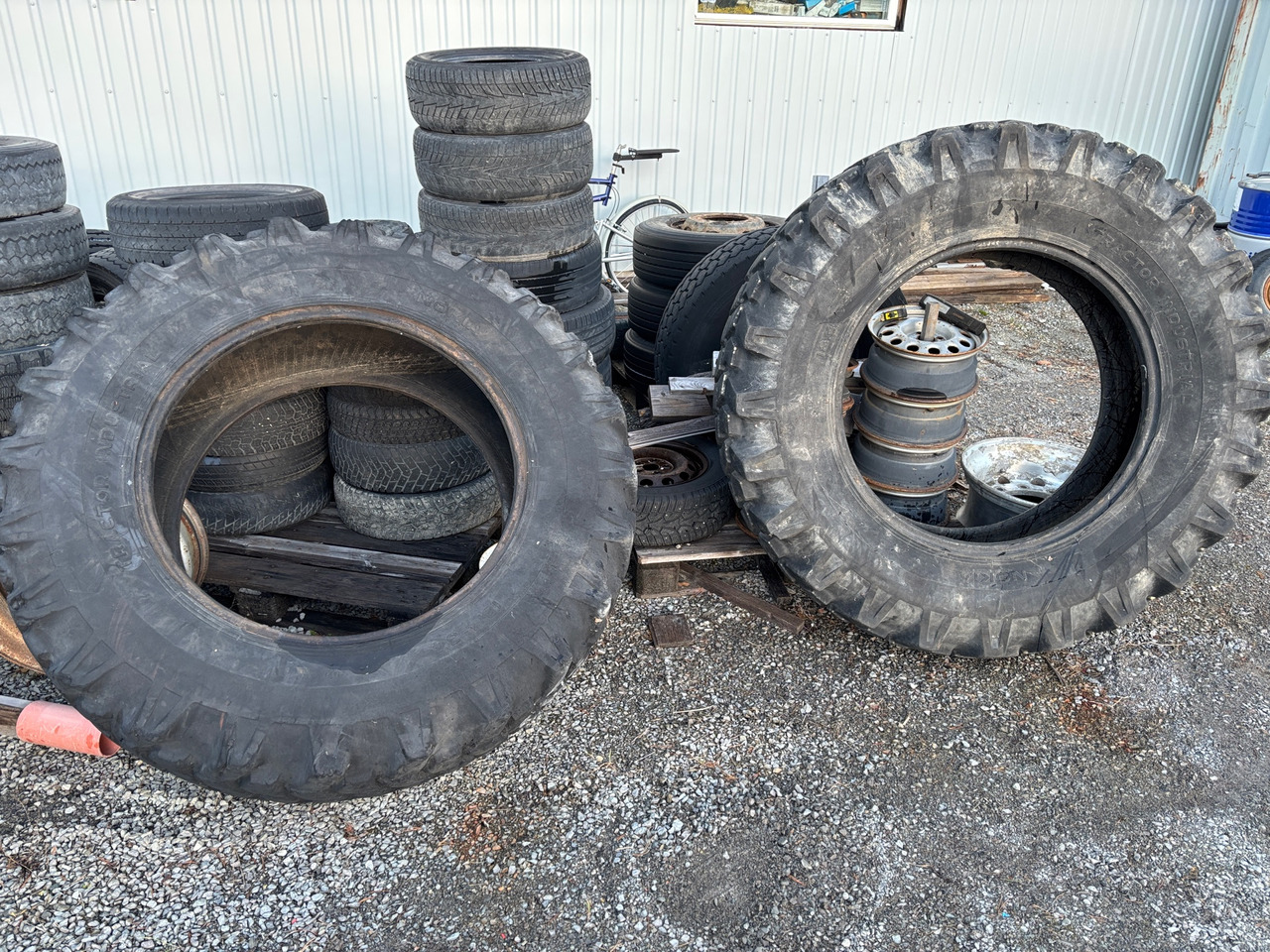 Nokian Tractor Industrial - Neumático para Maquinaria de construcción: foto 1 Nokian Tractor Industrial - Neumático para Maquinaria de construcción: foto 1