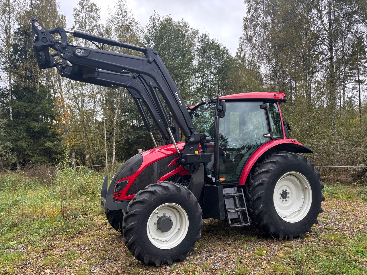 Valtra A104 - Tractor: foto 1 Valtra A104 - Tractor: foto 1