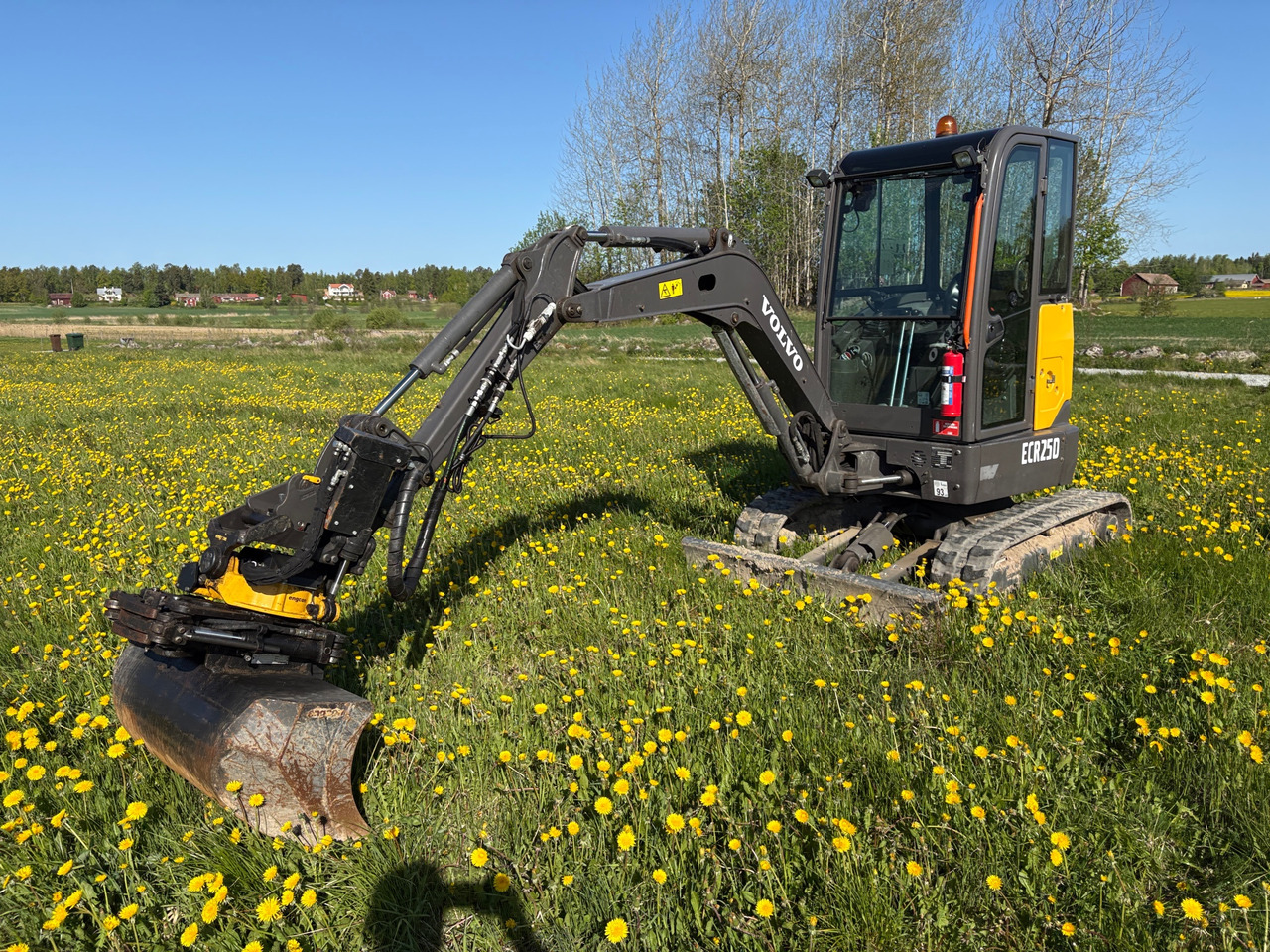 Volvo ECR25D - Excavadora: foto 1 Volvo ECR25D - Excavadora: foto 1
