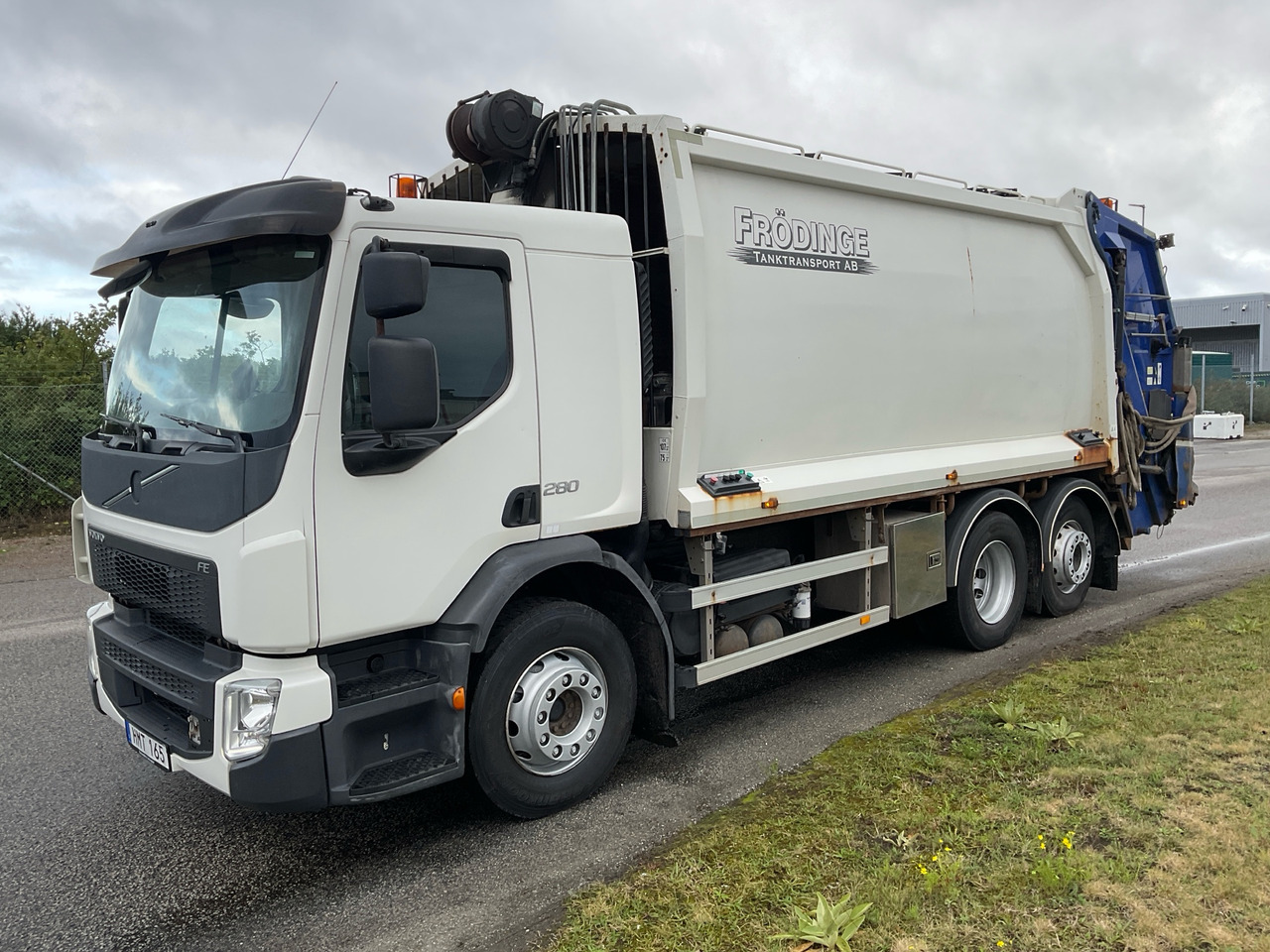 Volvo FE280 - Camión de basura: foto 1 Volvo FE280 - Camión de basura: foto 1