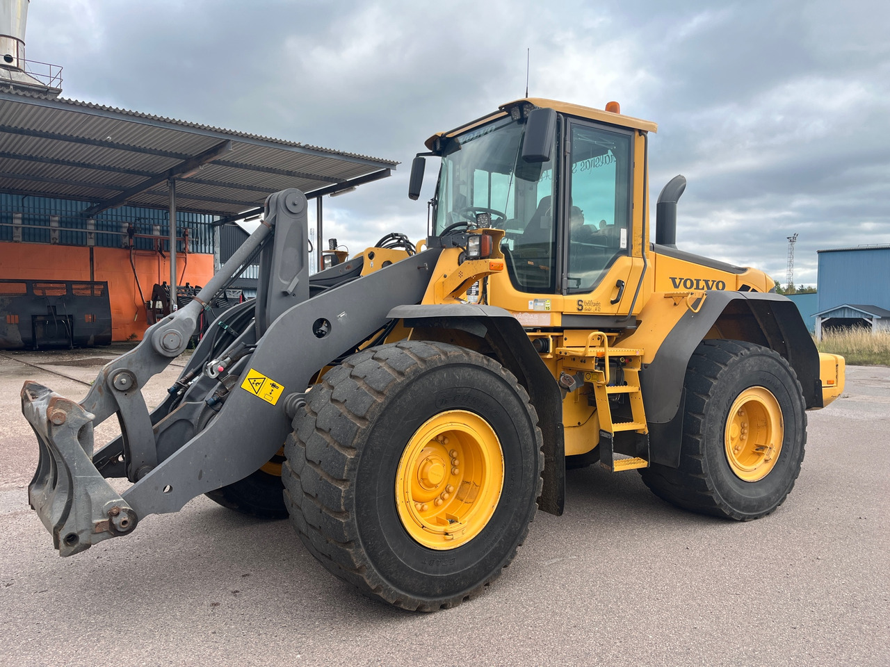 Volvo L120F - Cargadora de ruedas: foto 1 Volvo L120F - Cargadora de ruedas: foto 1