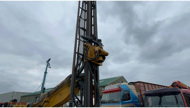 Perforadora JCB JS 200 LC: foto 15