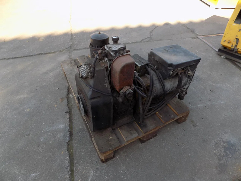 Lamborghini hatz generator - Generador industriale: foto 4 Lamborghini hatz generator - Generador industriale: foto 4