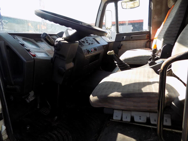 MAN 8.136 MAN 8.163 koel vrieswagen met laadklep - Camión frigorífico: foto 5 MAN 8.136 MAN 8.163 koel vrieswagen met laadklep - Camión frigorífico: foto 5