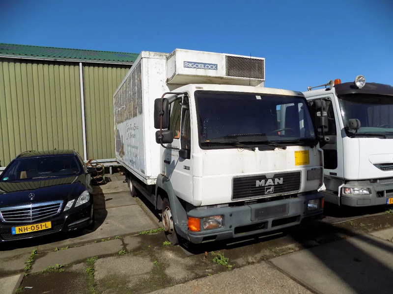 Volvo koel vrieswagen met hydr. lift - Camión frigorífico: foto 1 Volvo koel vrieswagen met hydr. lift - Camión frigorífico: foto 1