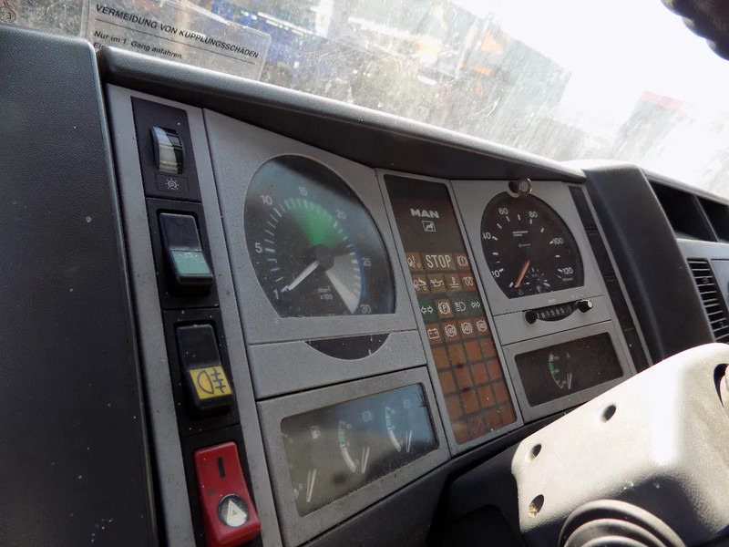 Volvo koel vrieswagen met hydr. lift - Camión frigorífico: foto 4 Volvo koel vrieswagen met hydr. lift - Camión frigorífico: foto 4