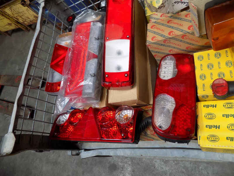Luz trasera verlichting voor truck en trailer HELLA VERLICHTING truck en trailer: foto 9