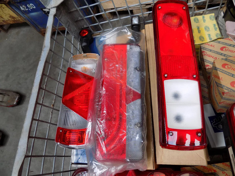 Luz trasera verlichting voor truck en trailer HELLA VERLICHTING truck en trailer: foto 7