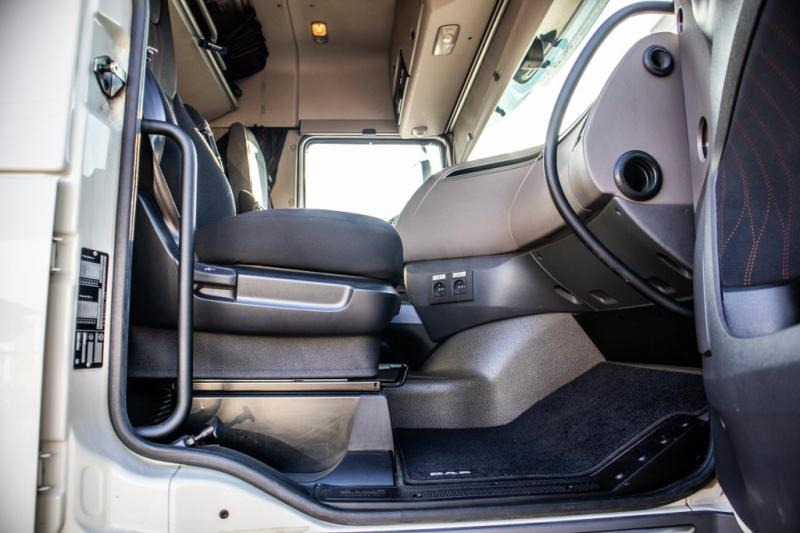 Cabeza tractora DAF XF 450-6X2: foto 7