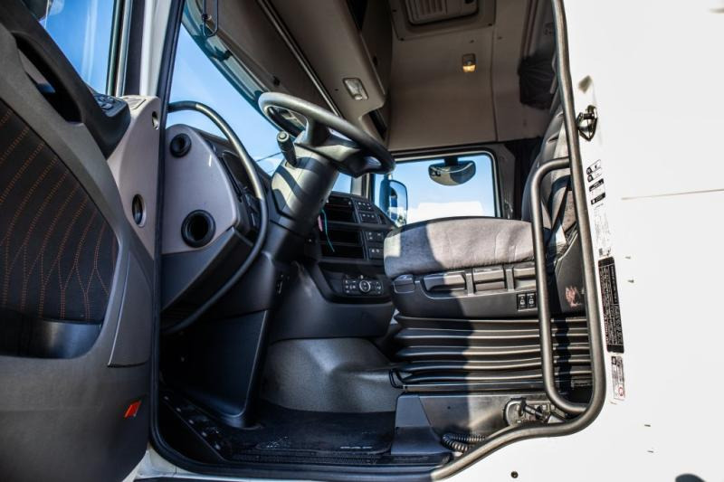 DAF XF 450-6X2 - Cabeza tractora: foto 5 DAF XF 450-6X2 - Cabeza tractora: foto 5