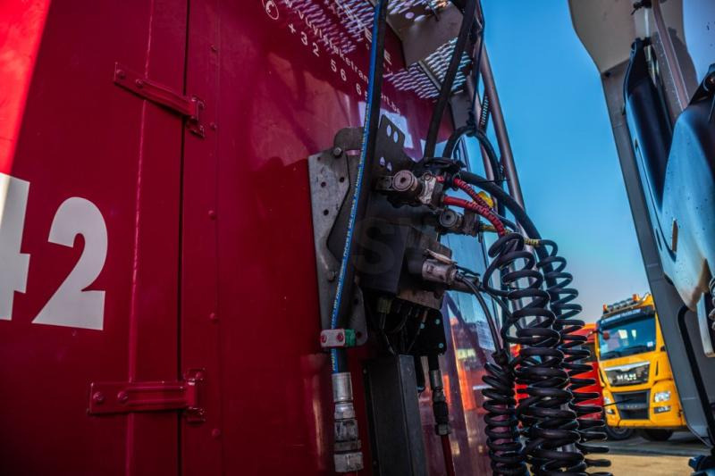 KRAKER WALKING FLOOR CF 200-92 m3 - Semirremolque piso movil: foto 5 KRAKER WALKING FLOOR CF 200-92 m3 - Semirremolque piso movil: foto 5