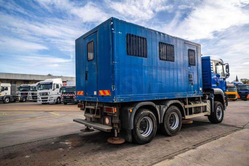 MAN TGA 33.363 FDAK- 6x6 + LABO - Camión caja cerrada: foto 4 MAN TGA 33.363 FDAK- 6x6 + LABO - Camión caja cerrada: foto 4