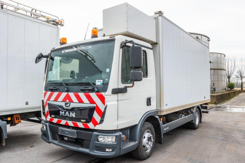 MAN TGL 10.180 BL - Camión caja cerrada: foto 2 MAN TGL 10.180 BL - Camión caja cerrada: foto 2
