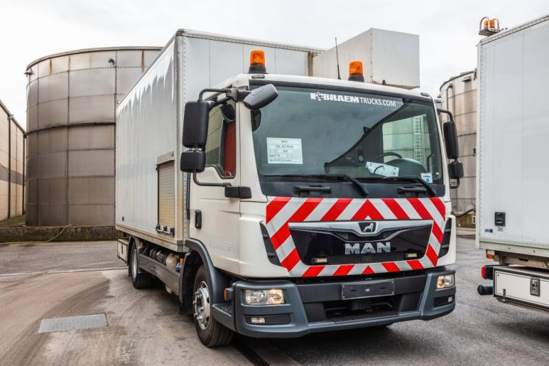 MAN TGL 10.180 BL - Camión caja cerrada: foto 2 MAN TGL 10.180 BL - Camión caja cerrada: foto 2