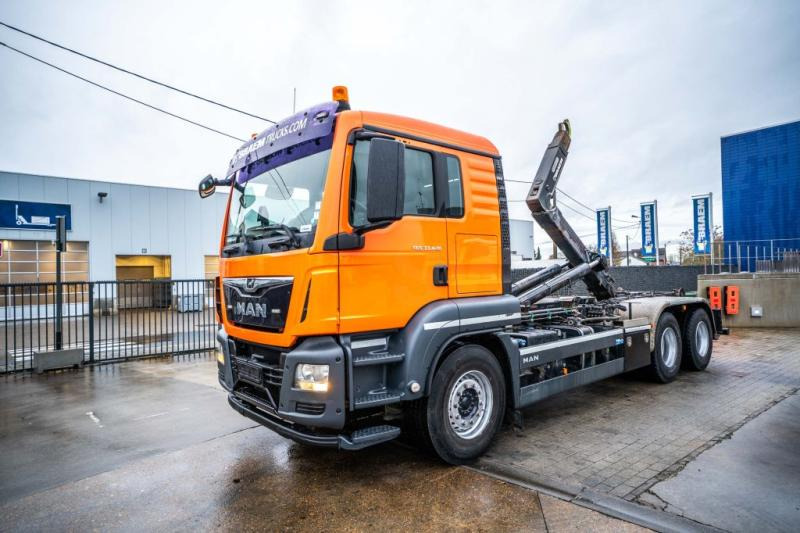 MAN TGS 33.420 BB - Camión multibasculante: foto 1 MAN TGS 33.420 BB - Camión multibasculante: foto 1