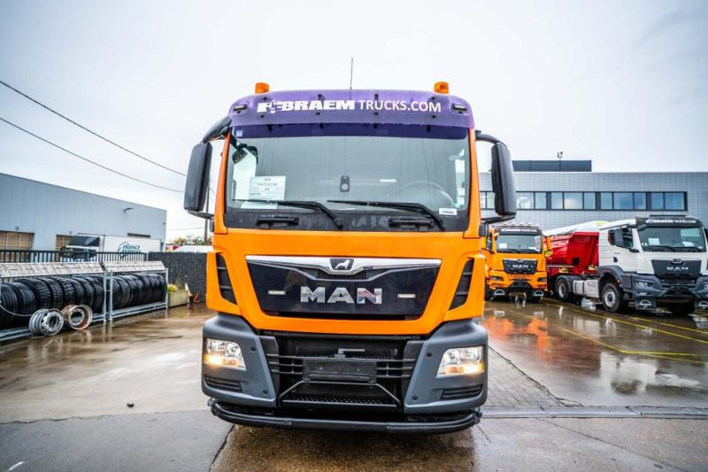 MAN TGS 33.420 BB - Camión multibasculante: foto 2 MAN TGS 33.420 BB - Camión multibasculante: foto 2