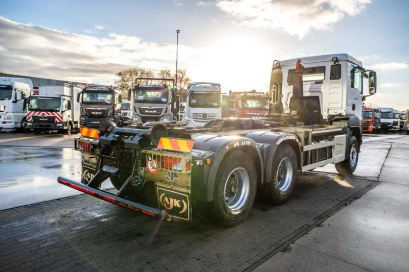 MAN TGS 33.470 BL - 64 456 KM - Camión multibasculante: foto 4 MAN TGS 33.470 BL - 64 456 KM - Camión multibasculante: foto 4