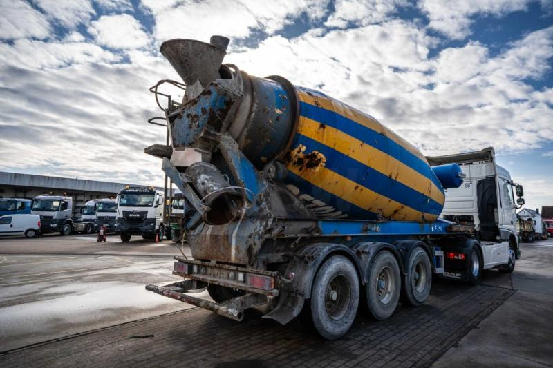 MULLER BETON MIXER/MALAXEUR/MISCHER LIEBHERR 12M3 - Semirremolque hormigonera: foto 4 MULLER BETON MIXER/MALAXEUR/MISCHER LIEBHERR 12M3 - Semirremolque hormigonera: foto 4