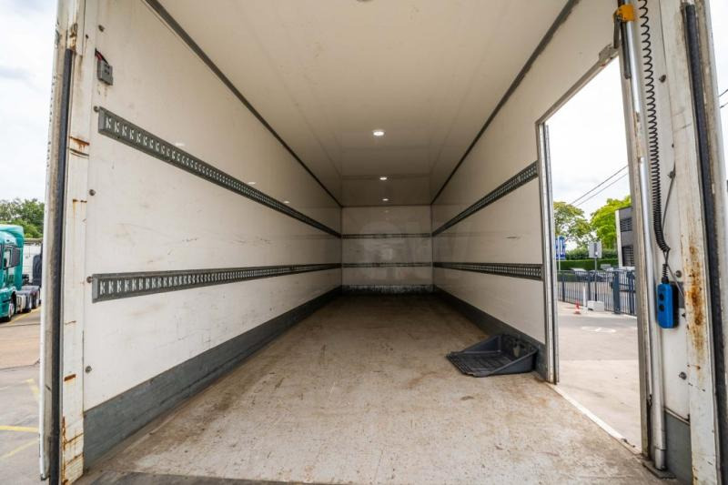 Camión caja cerrada Mercedes ACTROS 2127 L+DHOLLANDIA 2T.: foto 6 Camión caja cerrada Mercedes ACTROS 2127 L+DHOLLANDIA 2T.: foto 6