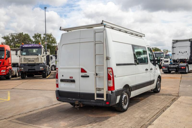 Renault MASTER 125 DCI + 7 personen - Furgón: foto 3 Renault MASTER 125 DCI + 7 personen - Furgón: foto 3
