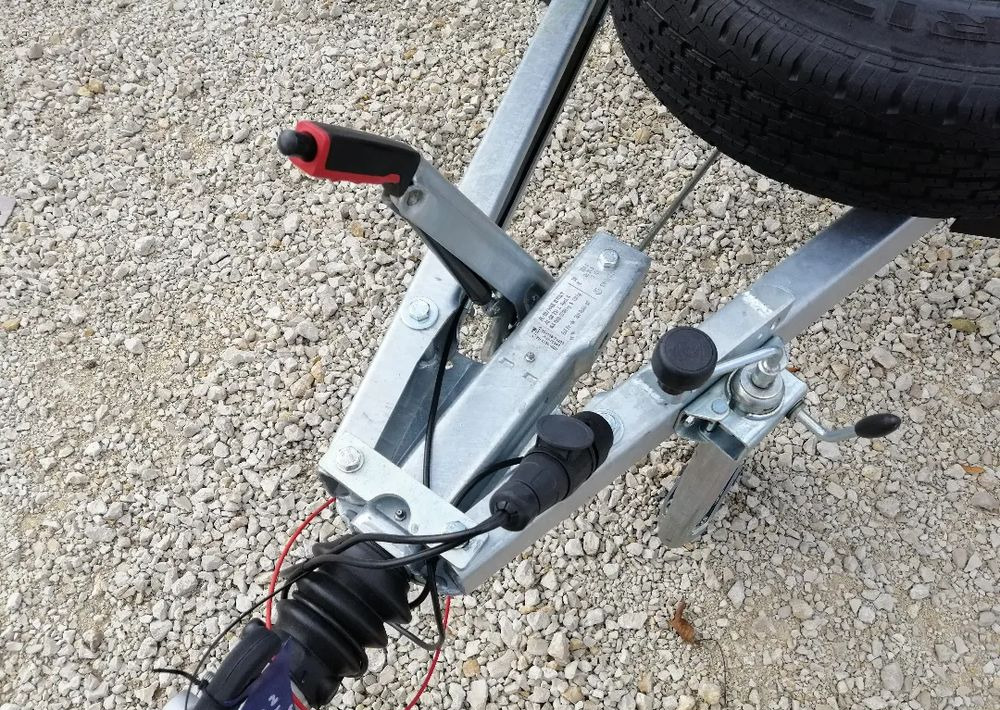 Besttrailers REBEL (Jupiter) 4,5x2,0 m DMC 2700 R14"C - Remolque portavehículos: foto 5 Besttrailers REBEL (Jupiter) 4,5x2,0 m DMC 2700 R14"C - Remolque portavehículos: foto 5