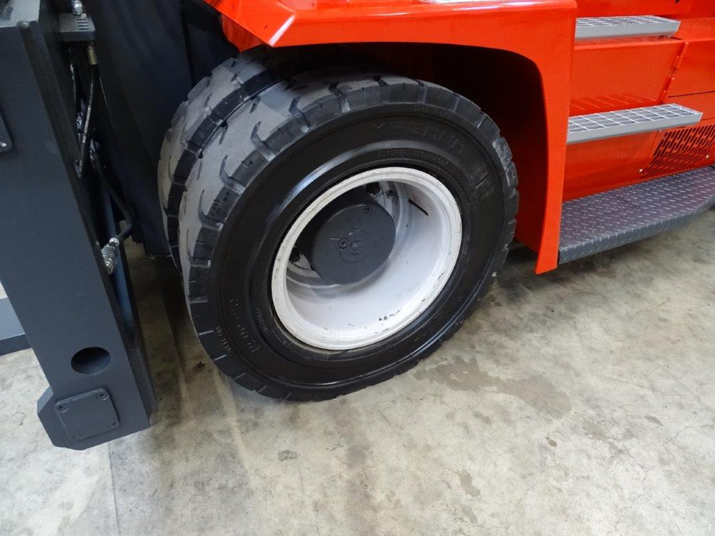 Kalmar DCE120-6 - Carretilla elevadora diésel: foto 4 Kalmar DCE120-6 - Carretilla elevadora diésel: foto 4