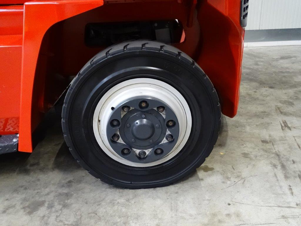 Kalmar DCE120-6 - Carretilla elevadora diésel: foto 5 Kalmar DCE120-6 - Carretilla elevadora diésel: foto 5