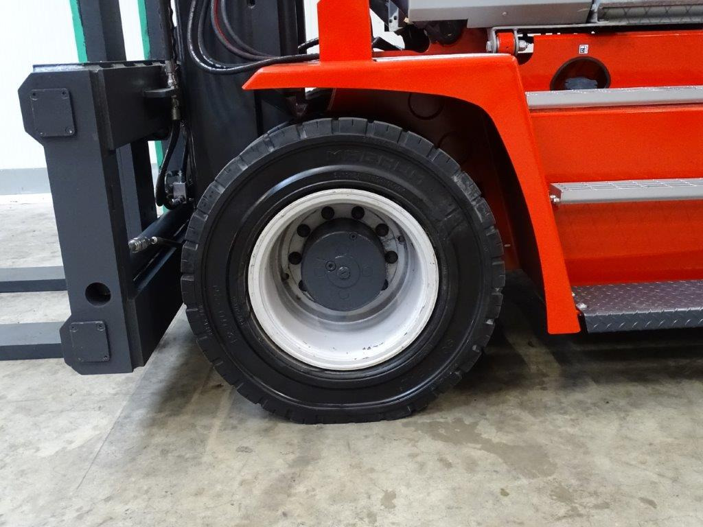 Kalmar DCE120-6 - Empty Containers Handler - Carretilla elevadora diésel: foto 2 Kalmar DCE120-6 - Empty Containers Handler - Carretilla elevadora diésel: foto 2